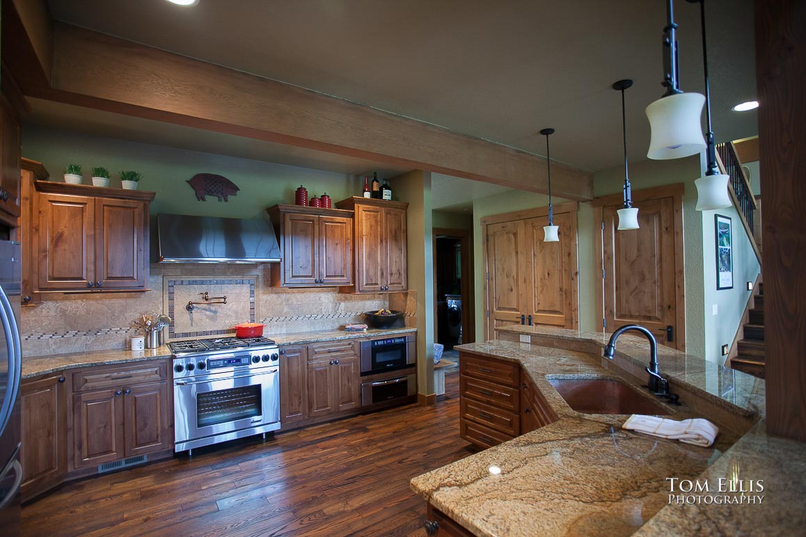 Real estate photo, cabin interior, kitchen #2